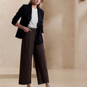 NWT viral Banna Republic Wide Leg Cropped Jean in Chocolate